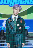 [포토] 티오오 찬 "미니앨범 가지고 돌아왔어요"