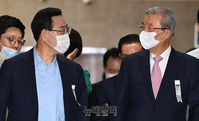[포토] 비대위 참석하는 '김종인-주호영'