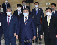 [포토] 국회 로텐더홀 들어서는 문재인 대통령