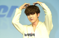 [포토] 원더나인 신예찬, 양손가득 하트