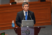 [포토] 질의에 답하는 정경두 장관