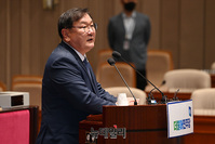 [포토] 민주당 의총, 발언하는 김태년