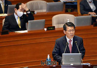 [포토] 대정부질문 답변하는 은성수 금융위원장