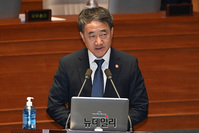 [포토] 대정부 질문 답변하는 박능후 장관