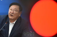 [포토] 간담회 참석한 김태년 더불어민주당 원내대표