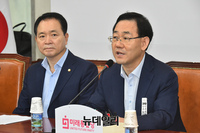 [포토] 비대위 참석한 주호영 미래통합당 원내대표