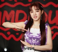 [포토] 시그니처 포즈하는 (여자)아이들 우기 