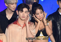 [포토] 나란히 서 있는 '소유-에릭남'