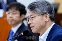 [포토] 민형배, 한의사·한의대 인력 확충 방안 토론회 참석