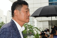 [포토] '납품청탁 혐의' 허인회, 영장심사 출석