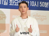 [포토] 공찬, 조각미 돋보이는 완벽한 비주얼