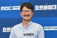 [포토] 기분좋은 미소 짓는 '요트원정대' 김승진 선장