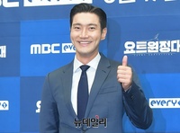 [포토] 매력적인 훈남 비주얼 뽐내는 최시원 