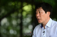 [포토] 대북전단 경찰조사 후 만난 박상학 자유북한운동연합 대표