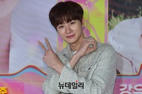 [포토] 시그니처 포즈하는 배우 박상남 