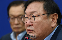 [포토] 통합당 지지율, 민주당 추월…발언하는 김태년