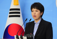 [포토] 현안 브리핑 하는 김은혜 미래통합당 대변인