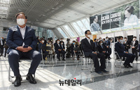 [포토] 故 김대중 서거 11주기 사진전 참석한 '이해찬-김태년-이인영'