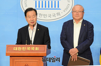 [포토] 섬진강 홍수 원인조사 촉구 하는 하영제-김희국