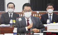 [포토] 박지원, 국회 정보위 전체회의 참석