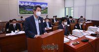[포토] 국회 외통위 전체회의, 발언하는 이인영