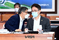 [포토] 국회 국토위 예결소위 출석한 박선호 차관