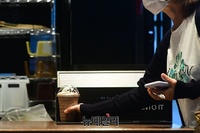 [포토] 30일부터 '거리두기 2.5'… 수도권 프랜차이즈 카페서 포장·배달만 된다
