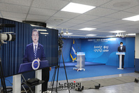 [포토] 민주당 전당대회, 인사말하는 문재인 "촛불 정신 기억하자"