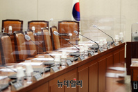 [포토] 국회 코로나 방역 총력, 칸막이 설치된 상임위 