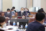 [포토] 발언하는 왕정홍 방위사업청장