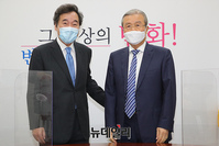 [포토] 김종인 비대위원장 찾은 이낙연 대표