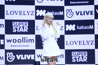 [포토] 화이트 빛 금발로 변신한 러블리즈 유지애