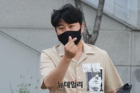 [포토] '미스터트롯' 출신 김호중, 시크한 손하트