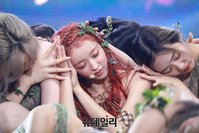 [포토] 솔로 데뷔한 오마이걸 유아...타이틀곡은 '숲의 아이'