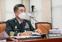 [포토] 의원들의 질문에 답하는 서욱 국방부장관 후보자