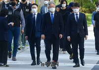 [포토] 이재명 경기지사, 파기환송심 첫 재판 출석