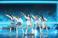 [포토] 에버글로우, 타이틀곡 '라 디 다(LA DI DA)'로 가요계 컴백