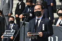 [포토] 北 학살 만행 규탄 하는 태영호 의원