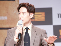 [포토] 천재 도굴꾼으로 스크린 복귀하는 이제훈