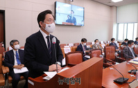 [포토] 산자위 국감 출석한 성윤모 장관