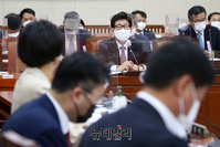 [포토] 국정감사 출석한 조명래 환경부 장관