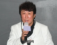[포토] 배우 김정균 "오랜만에 인사드려요"