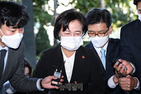 [포토] 추미애, 故김홍영 근무지 남부지검 방문