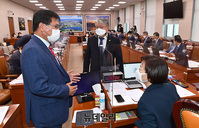 [포토] 논의하는 '진선미-이헌승-조응천'