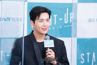 [포토] 김선호 "드라마 '스타트업'으로 안방 복귀해요"