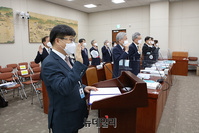 [포토] 선서하는 국회 교육위 국정감사 증인들