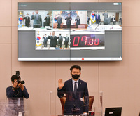 [포토] 영상국정감사, 선서하는 외통위 재외공관