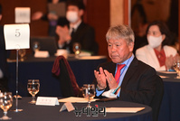 [포토] 트러스트포럼 창립식 참석한 엄홍길 산악대장