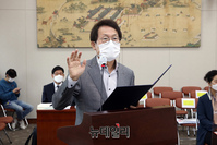 [포토] 증인선서 하는 조희연 서울시교육감