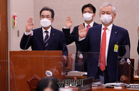 [포토] 선서하는 이성희 농협중앙회장